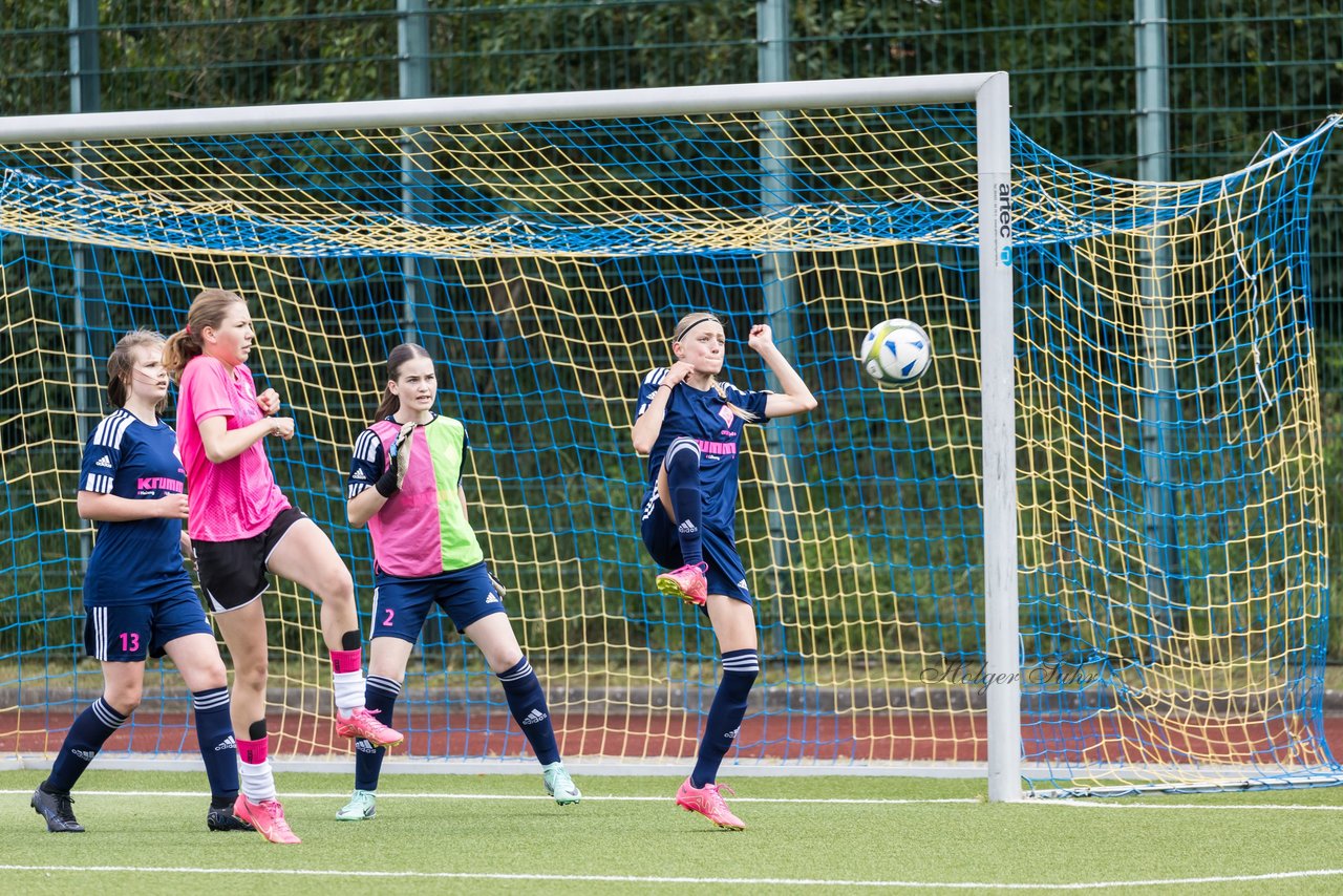 Bild 75 - wCJ Osterroenfelder TSV - VfL Pinneberg : Ergebnis: 0:15